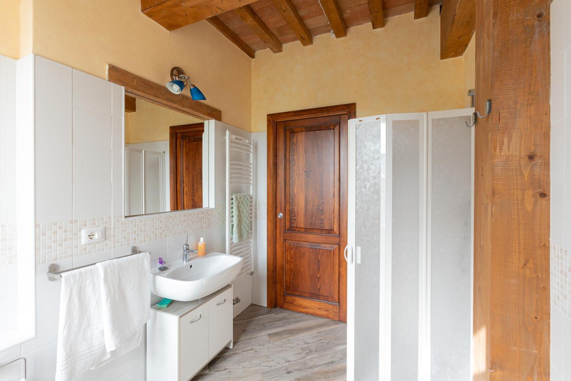 Agriturismo La Valle Della Lavanda - Podere Mezzastrada 파우글리아 객실 사진